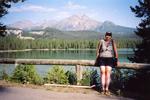 Edith Lake - ����� ���� � ����� �� Pyramid Mountain (���� ��������)
